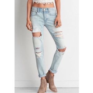 American Eagle Ripped Tom Girl Jeans!